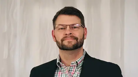 Ps scheels headshot 2021 6   2 