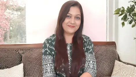 Komal dave   1200 x1200