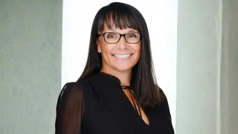 Leigh tynan headshot  1 