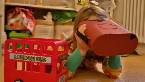 UCL and Siloton adapt an eye scanner for the children